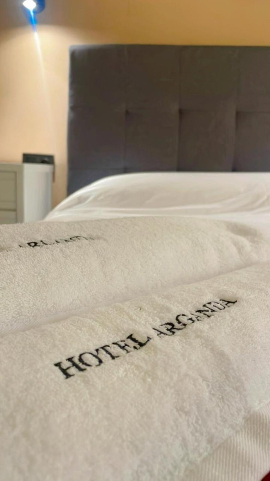 Hotel Arganda Arganda Del Rey Esterno foto
