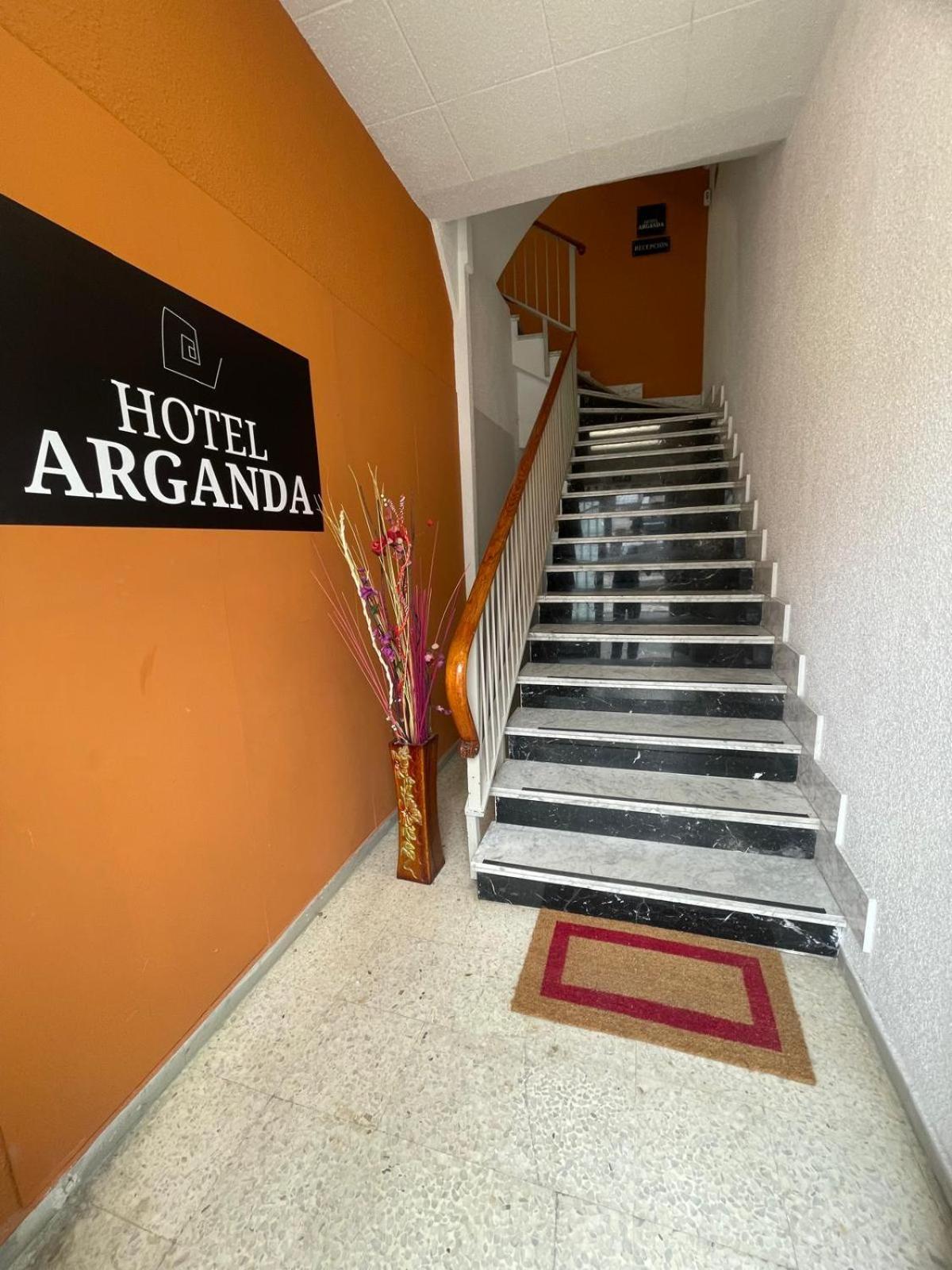 Hotel Arganda Arganda Del Rey Esterno foto