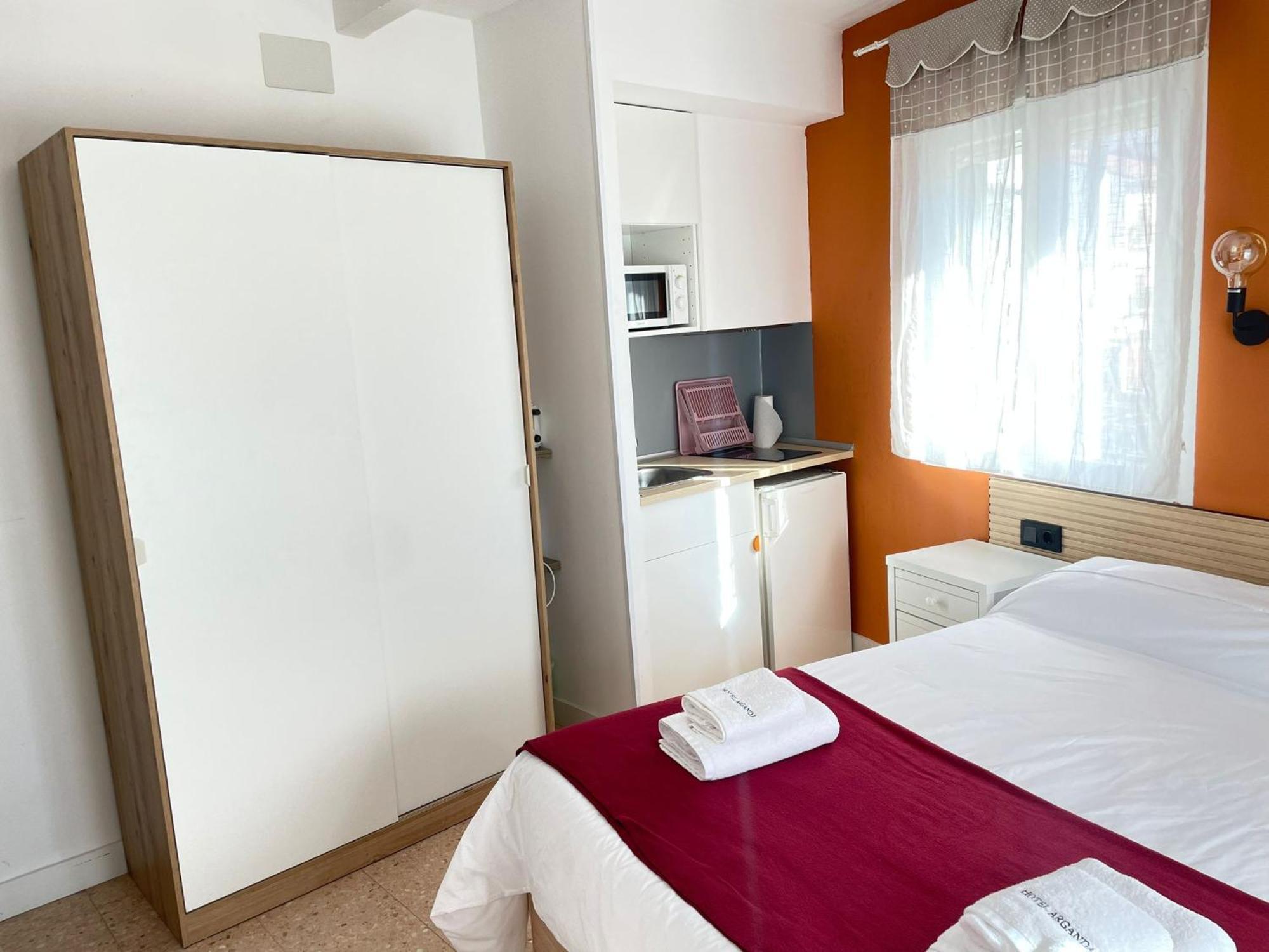 Hotel Arganda Arganda Del Rey Esterno foto