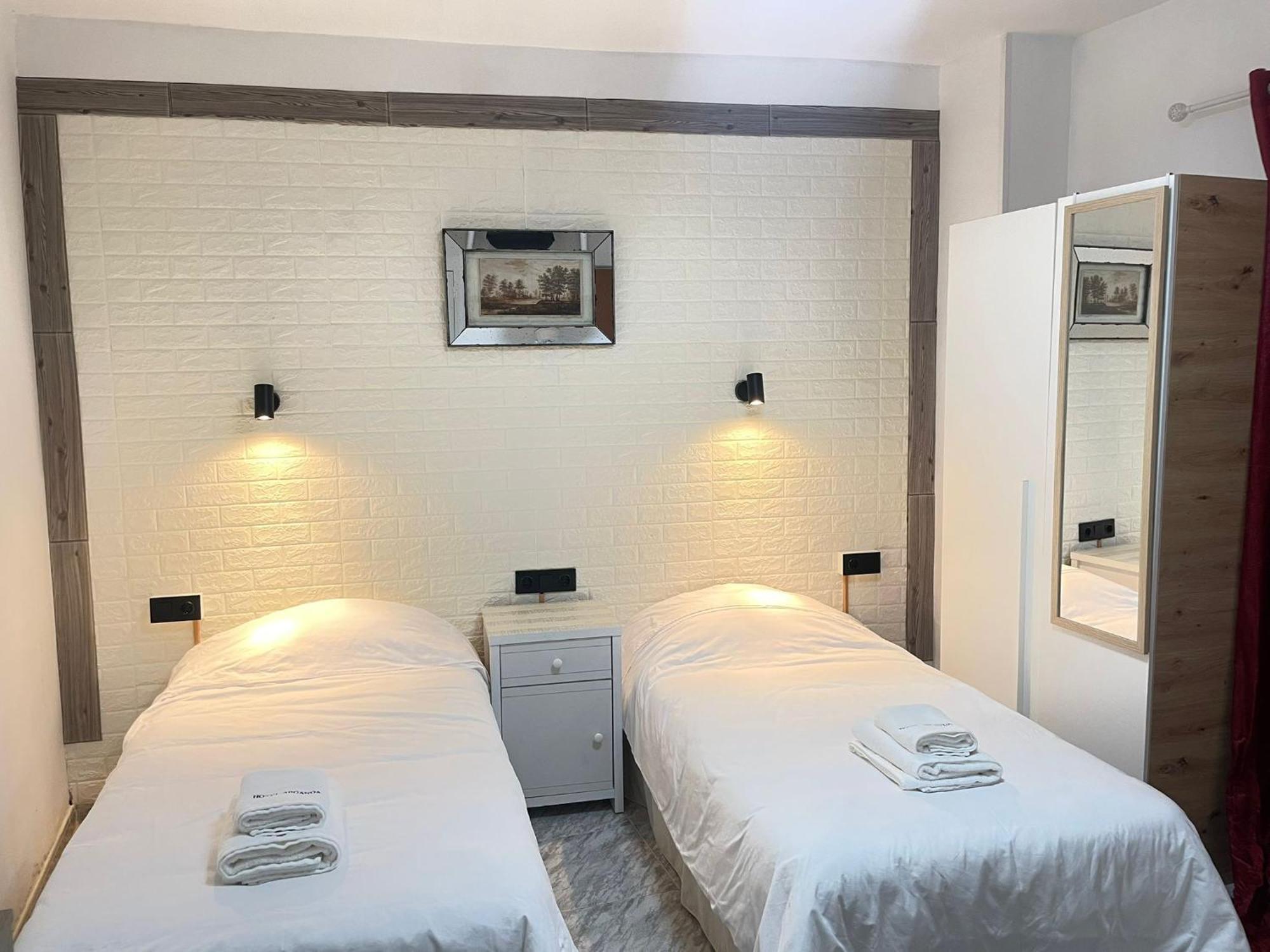 Hotel Arganda Arganda Del Rey Esterno foto