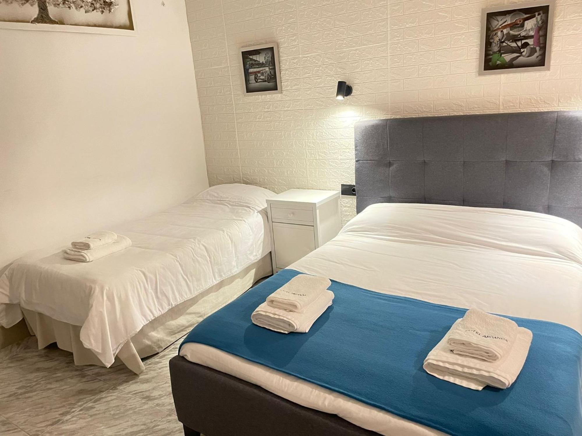 Hotel Arganda Arganda Del Rey Esterno foto
