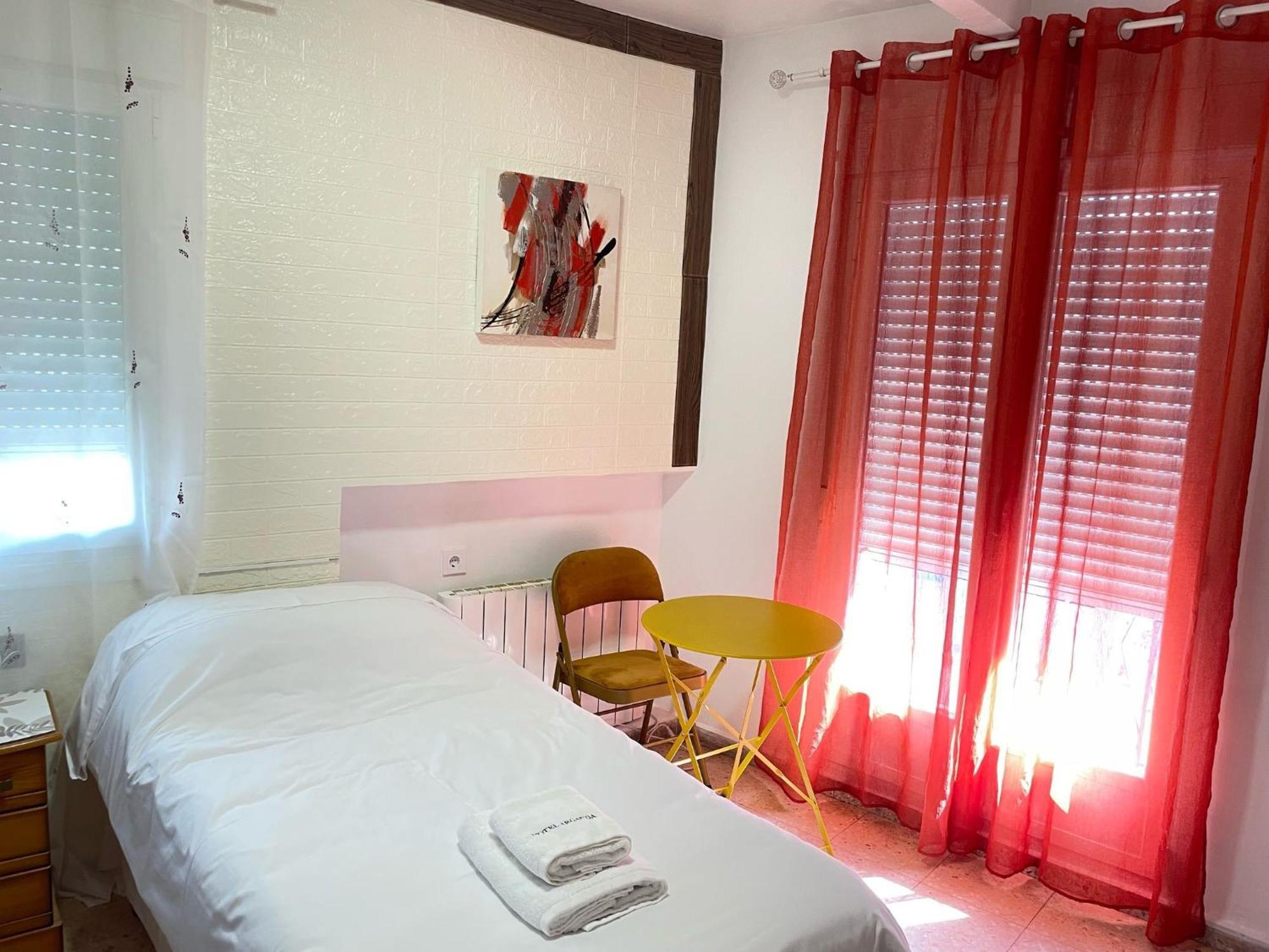 Hotel Arganda Arganda Del Rey Esterno foto
