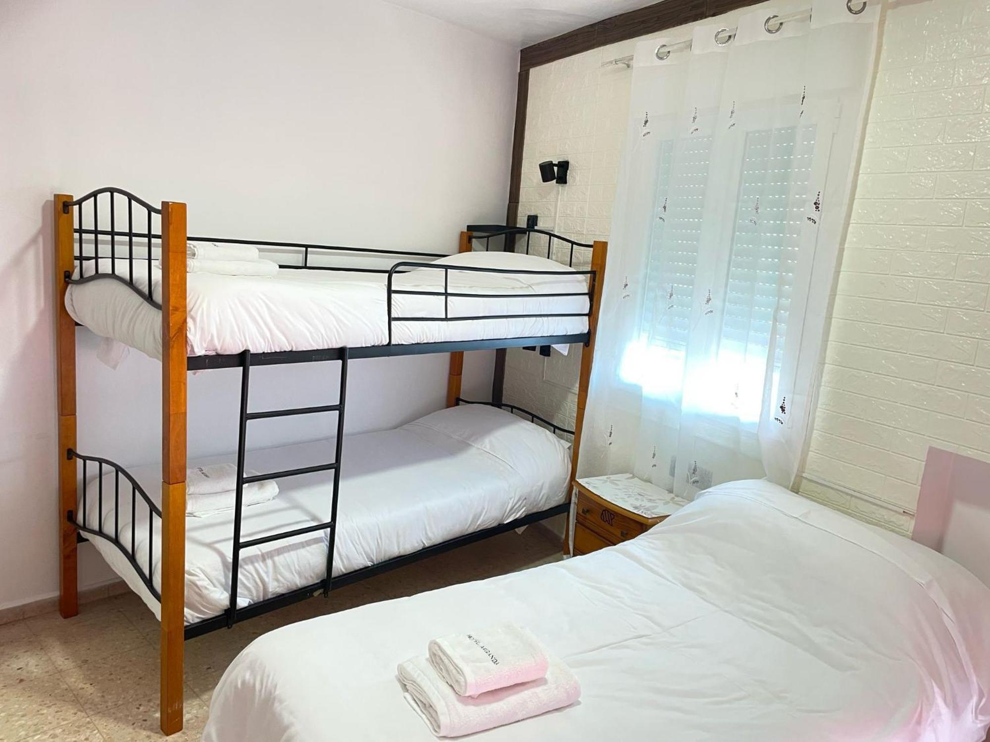 Hotel Arganda Arganda Del Rey Esterno foto